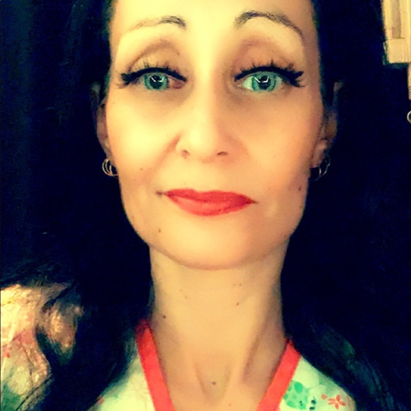 Meet your Posher,💁🏻♀️Shannon aka🙋🏻♀️Mandy! - Picture 8 of 16